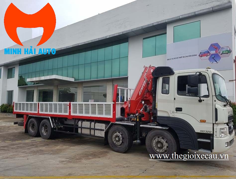 Hyundai HD320 lắp cẩu gấp Ferrari 8 tấn