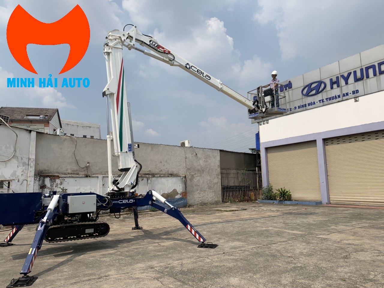 Bán xe nâng người 20m dạng chân nhện Cela