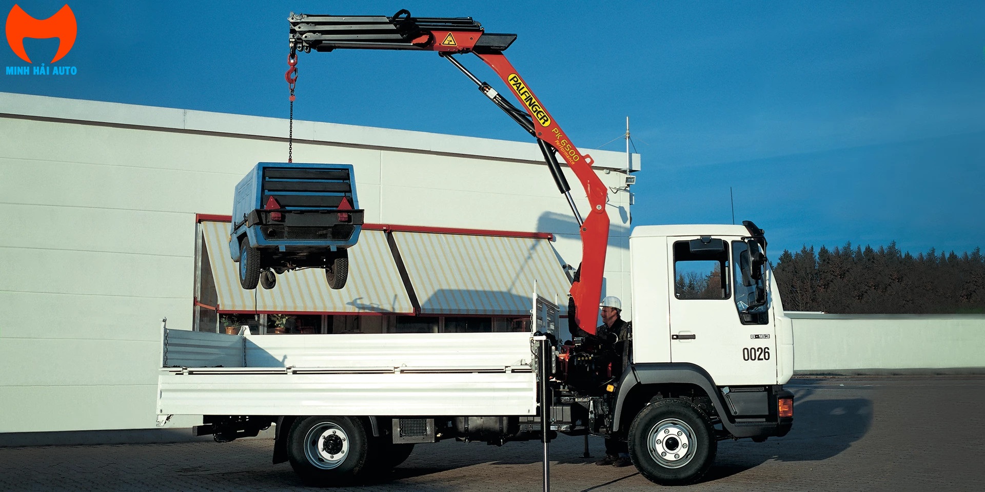 Xe tai gan cau tu hanh gap khuc robot Palfinger PK 6500 3.3 tan - 1