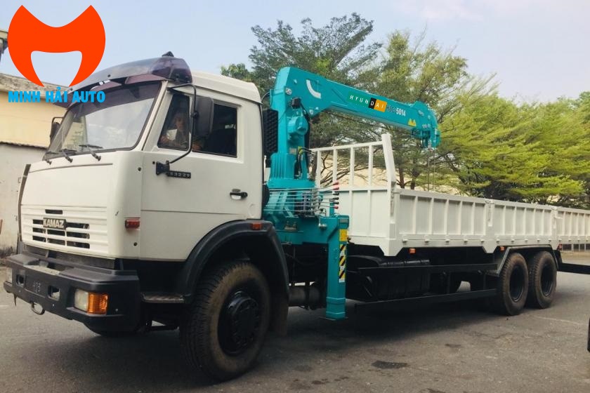 Xe tải Kamaz gắn cẩu tự hành 5 tấn Hyundai 4 đốt- 1