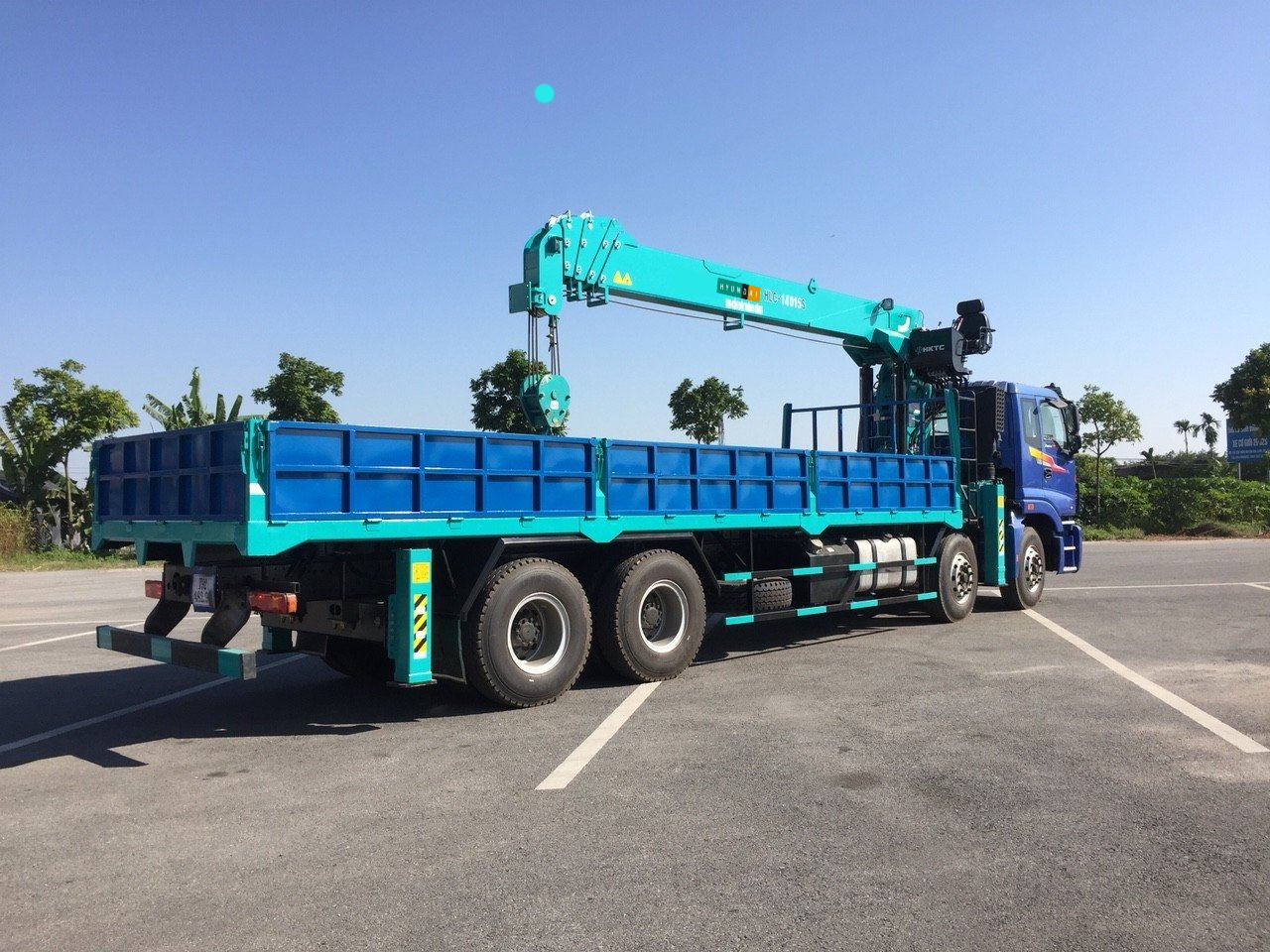 Thaco Auman 4 chân gắn cẩu 14 tấn Hyundai Everdigm- 3