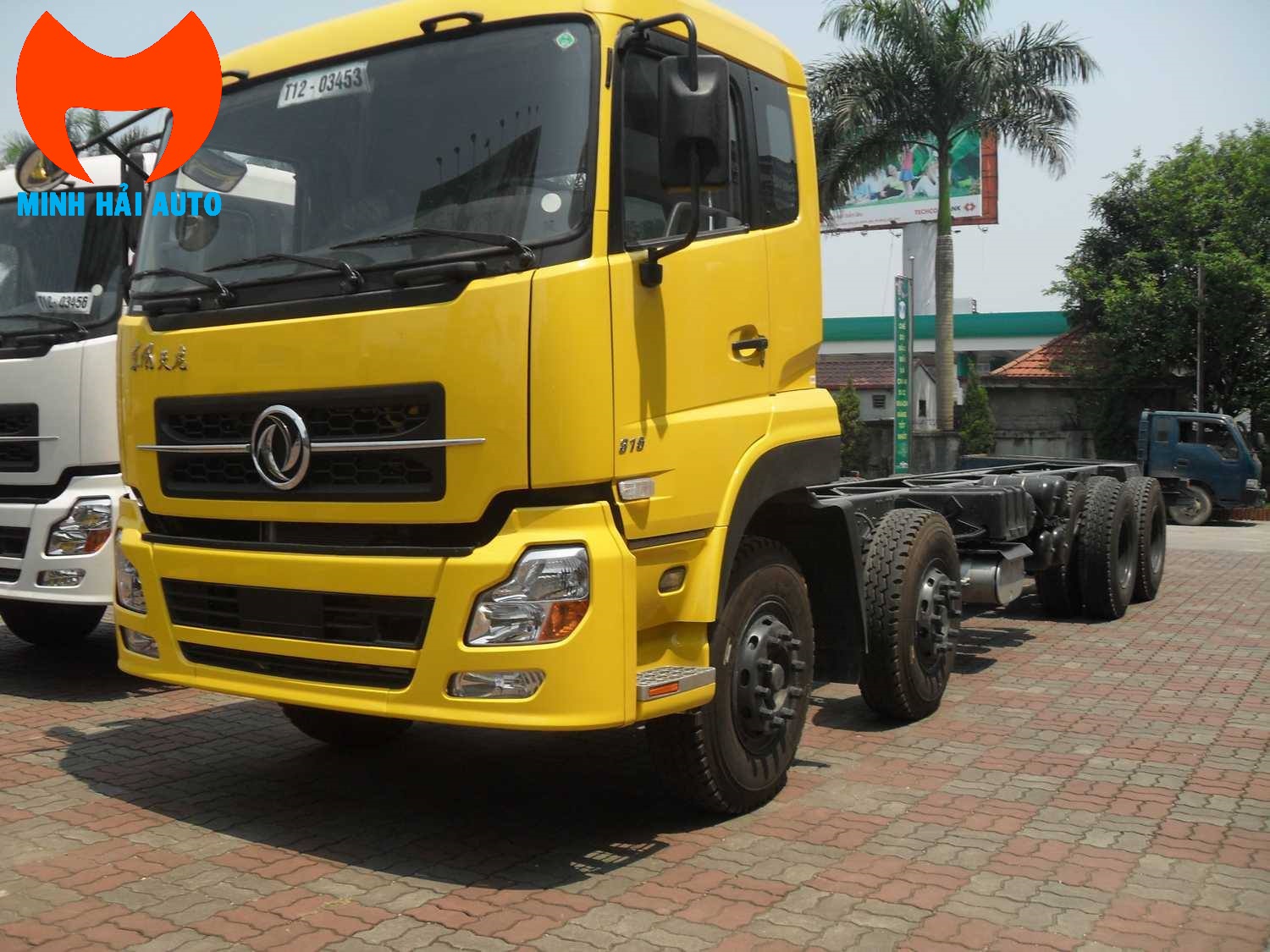 Xe tải Dongfeng 4 chân chassis