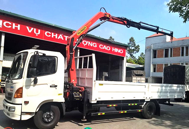 Hino gắn Palfinger PK 6500