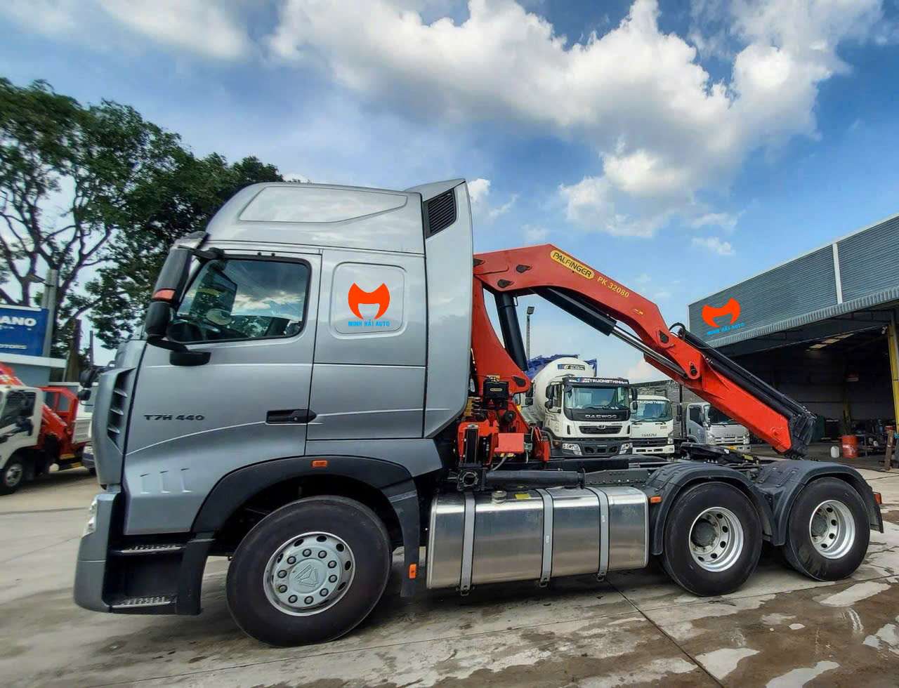 Xe tải gắn cẩu Palfinger PK 32080- 1