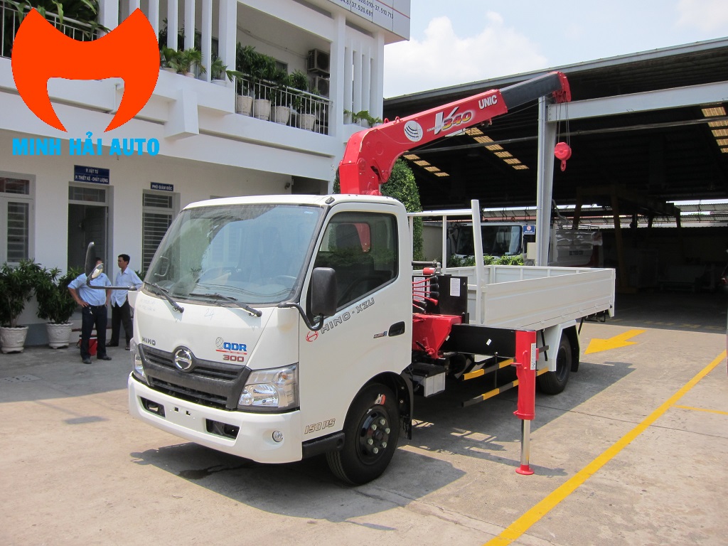 Xe tải gắn cẩu 3 tấn Unic- Hino