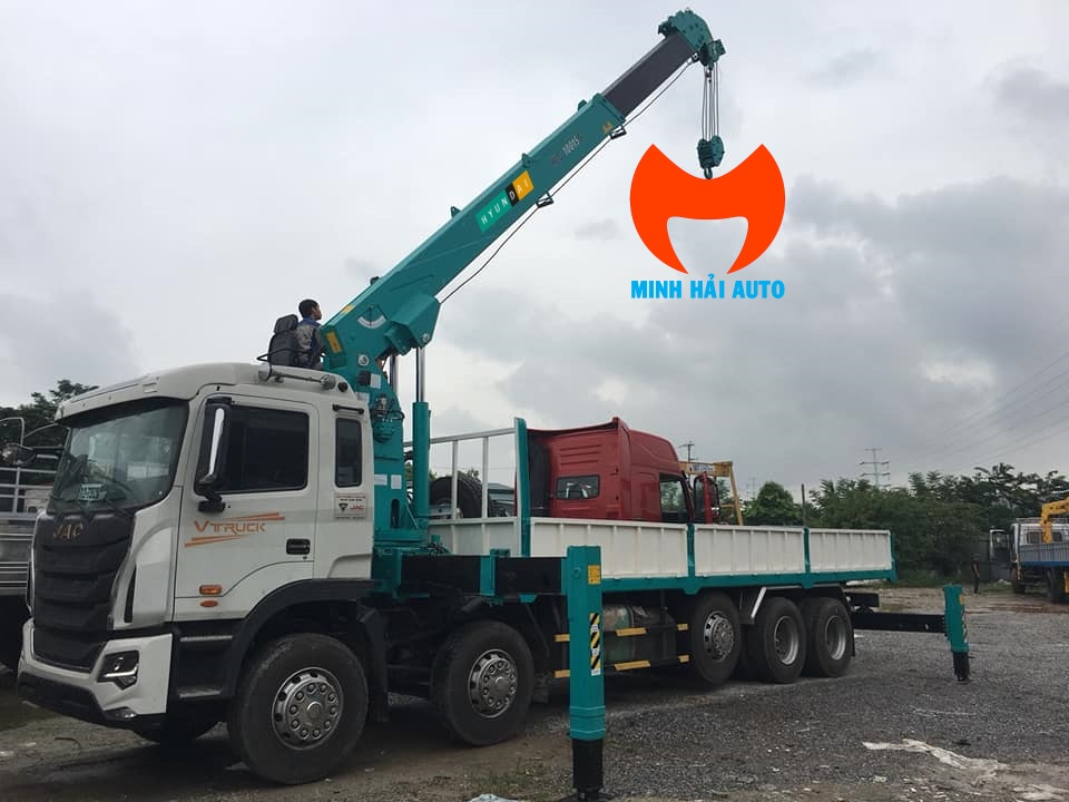 Cẩu tự hành 10 tấn Hyundai gắn JAC 5 chân- 1