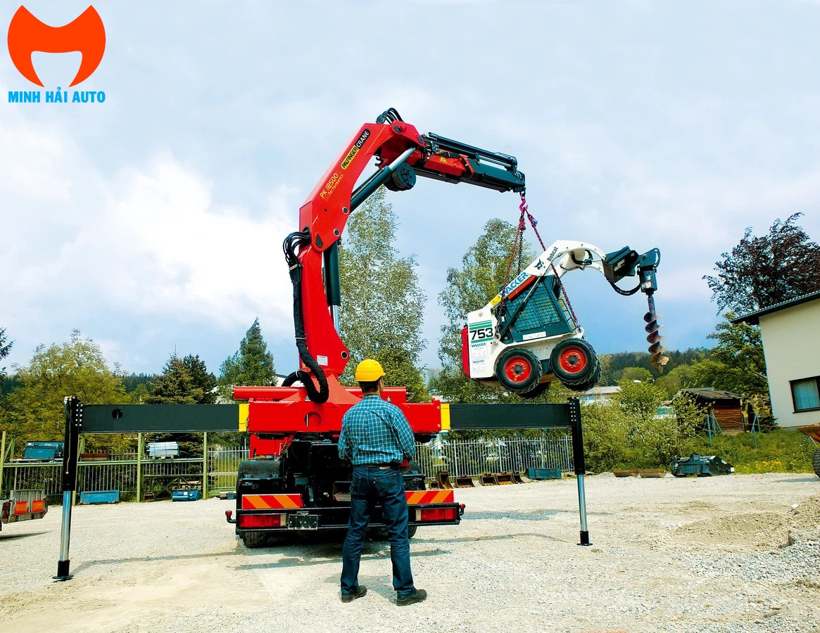 Cẩu gấp 8 tấn Palfinger PK 18500- 2