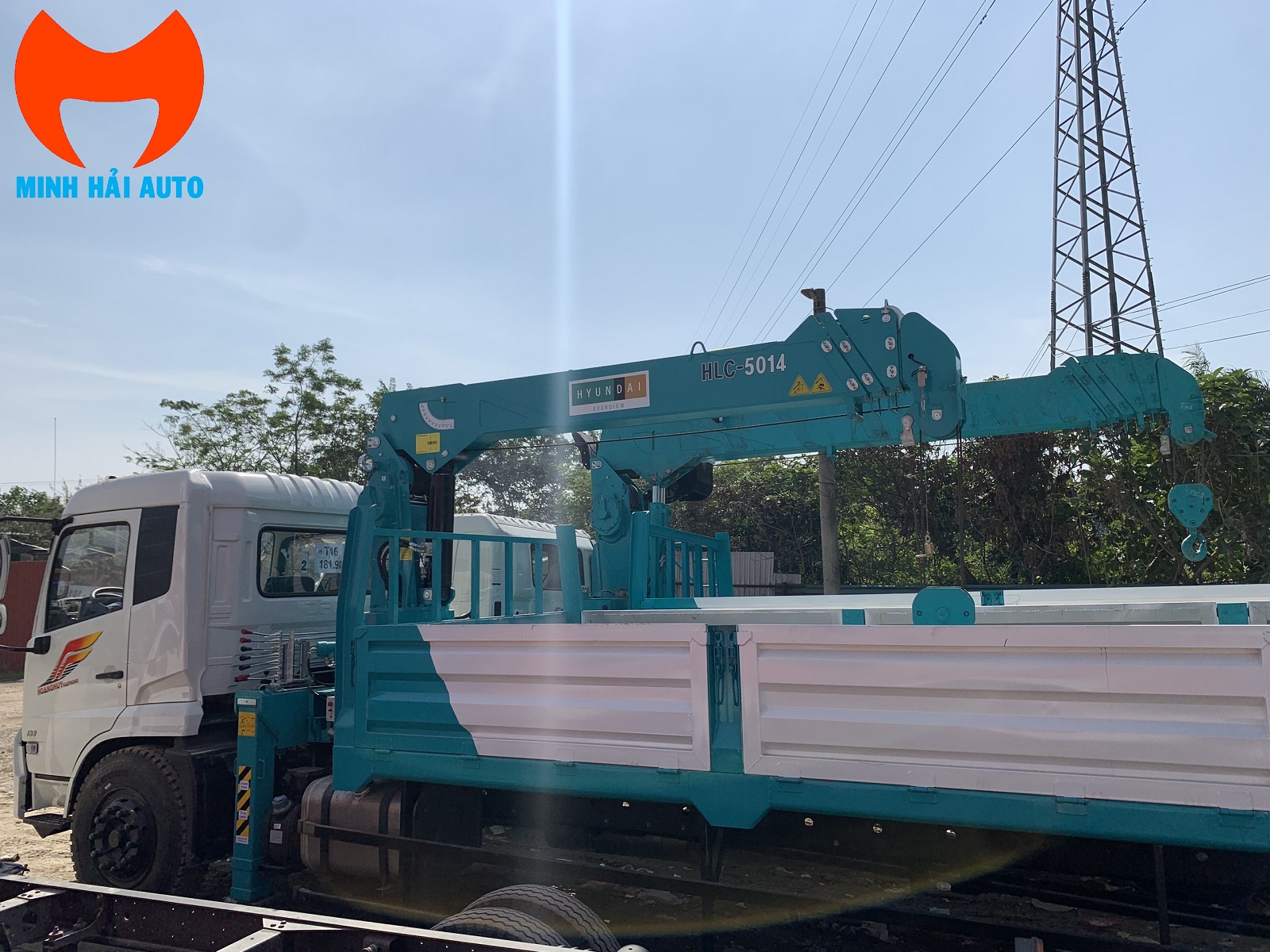 Dongfeng 3 chan gan cau Hyundai 5 tan- 4