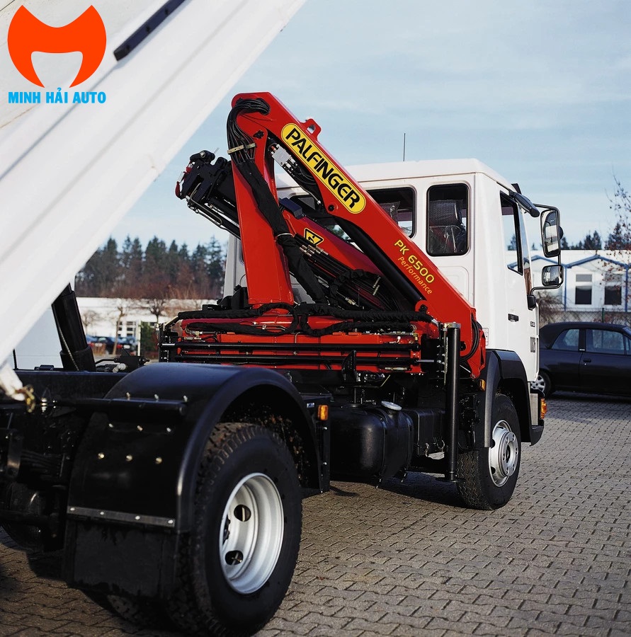 Xe tai gan cau tu hanh gap khuc robot Palfinger PK 6500 3.3 tan - 3