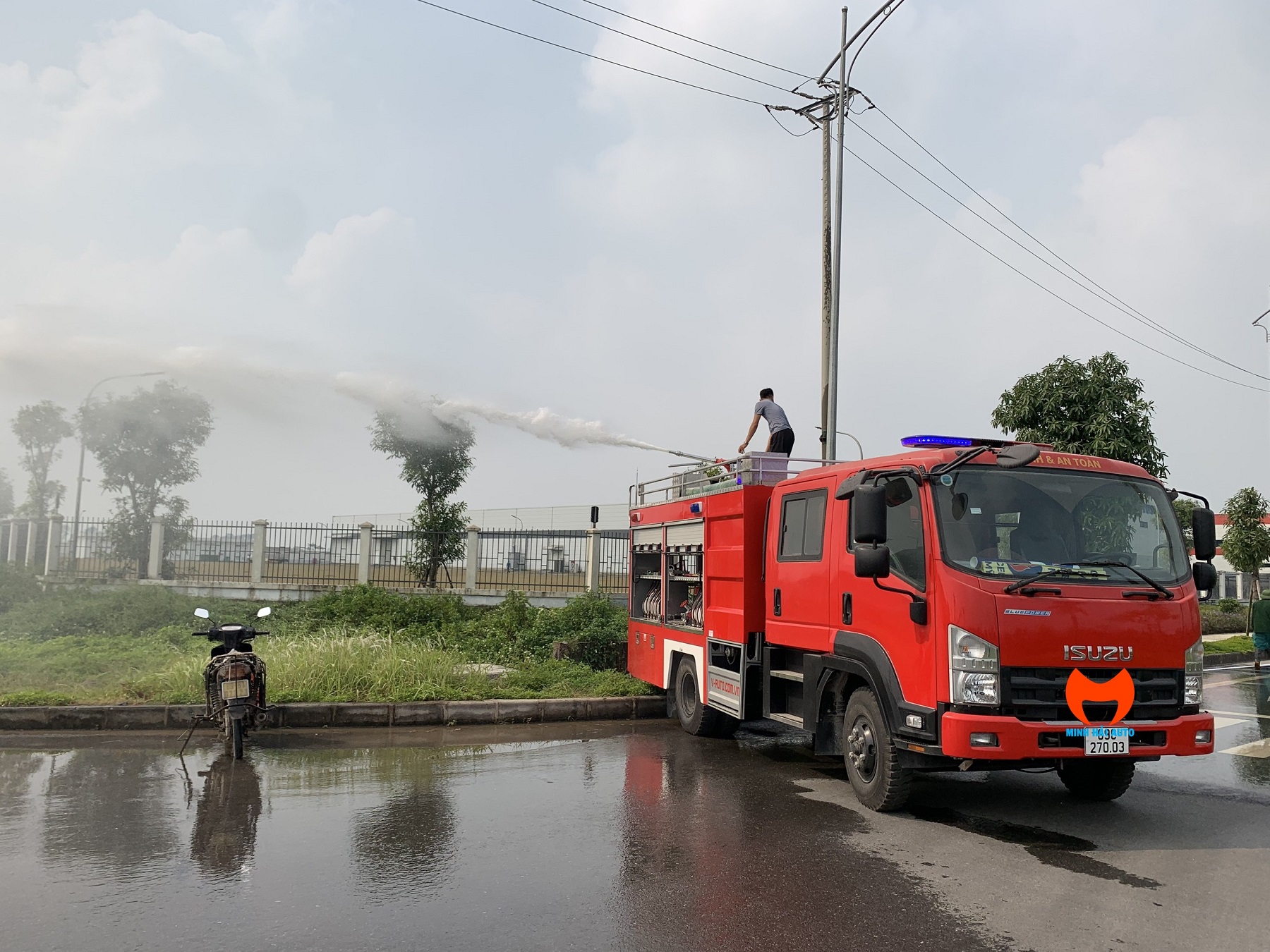 Gia ban xe cuu hoa Isuzu sx tai VN