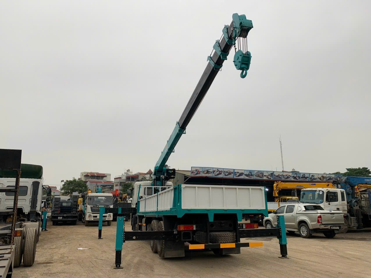 Chenglong 8x4 gắn cẩu Hyundai Everdigm 12 tấn- 3