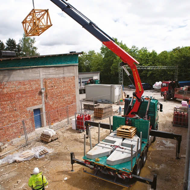 Cẩu Palfinger PK 48002EH phục vụ xây dựng