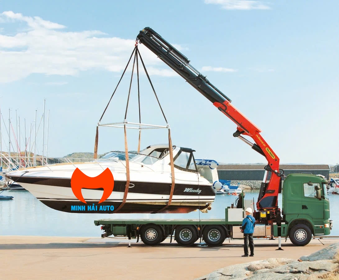 Xe tải gắn cẩu gấp Palfinger