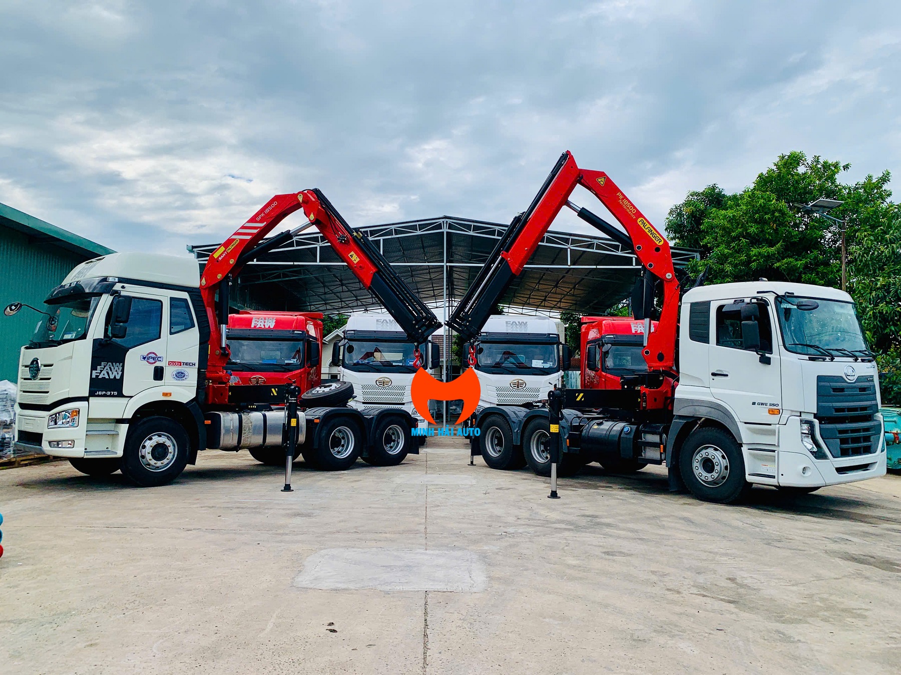 Đầu kéo Howo gắn cẩu 8t Palfinger PK 18.500C- 2