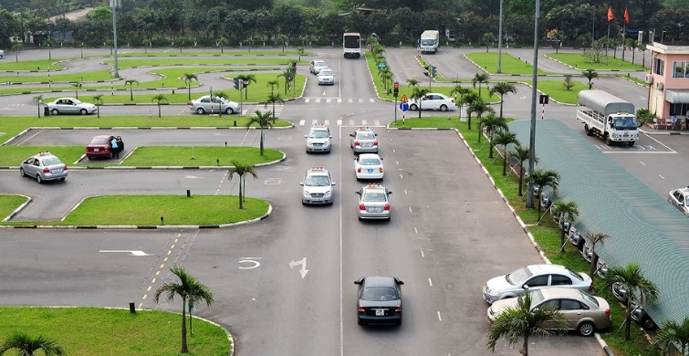 Giá học và thi bằng lái ô tô Giá học và thi bằng lái ô tô