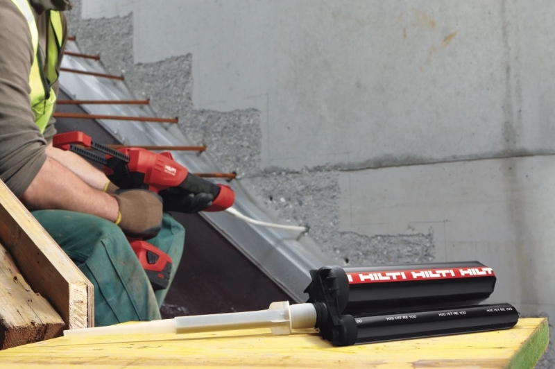 keo cấy théo hilti