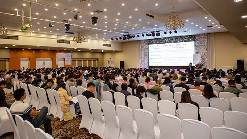 Sự kiện ngắn ngày thường diễn ra trong thời gian ngắn với cường độ làm việc cao độ