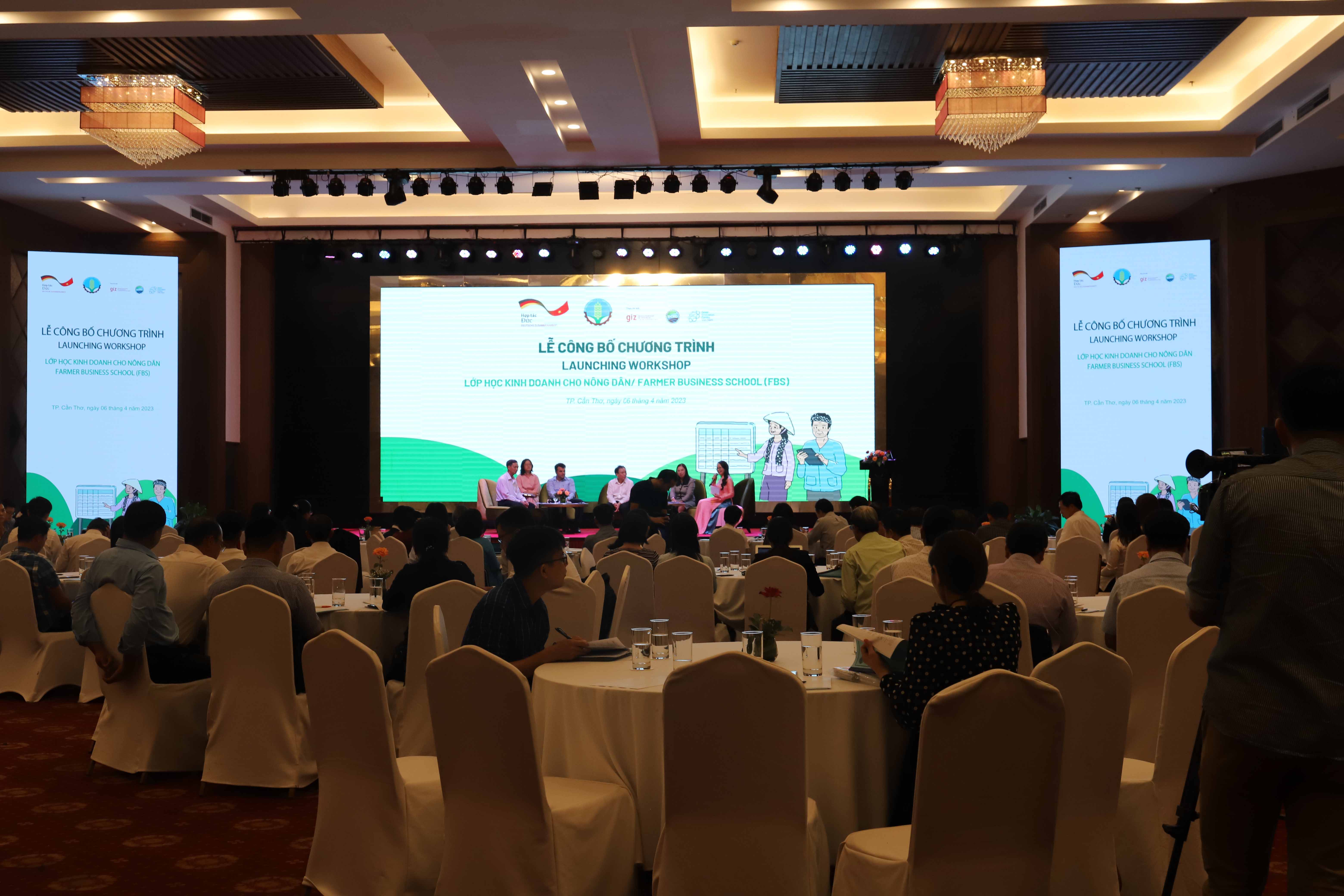 Diễn đàn Hợp tác xã nông nghiệp thích ứng với biến đổi khí hậu vùng Đồng bằng sông Cửu Long TP.Cần Thơ