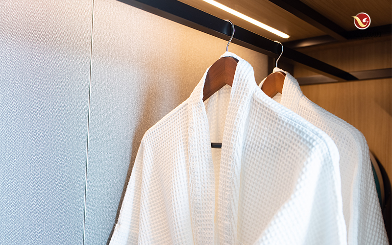 Sang trọng tinh tế với móc gỗ chuẩn khách sạn