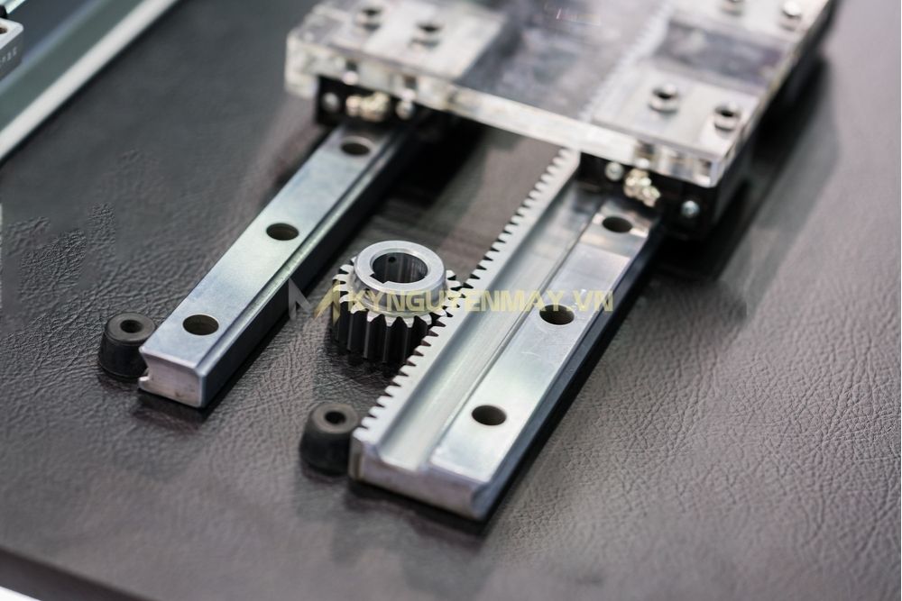 Con trượt SCHNEEBERGER MR W 25