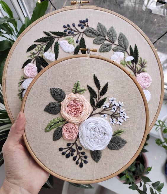 Cách phối màu và ứng dụng các mũi thêu để thêu bông hoa hồng