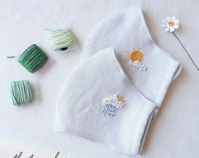 Những mẫu thêu khẩu trang nhỏ nhắn đơn giản