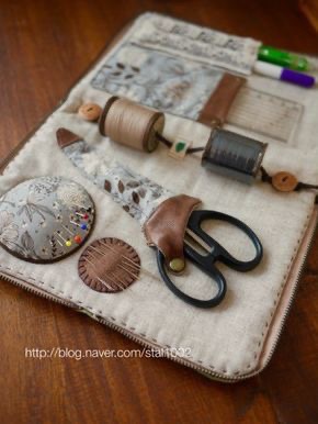 Tự tay làm "sổ" đựng dụng cụ thêu thùa may vá