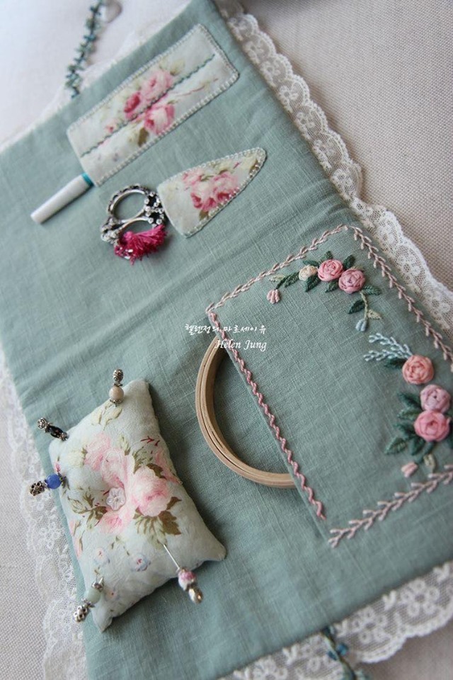 Tự tay làm "sổ" đựng dụng cụ thêu thùa may vá