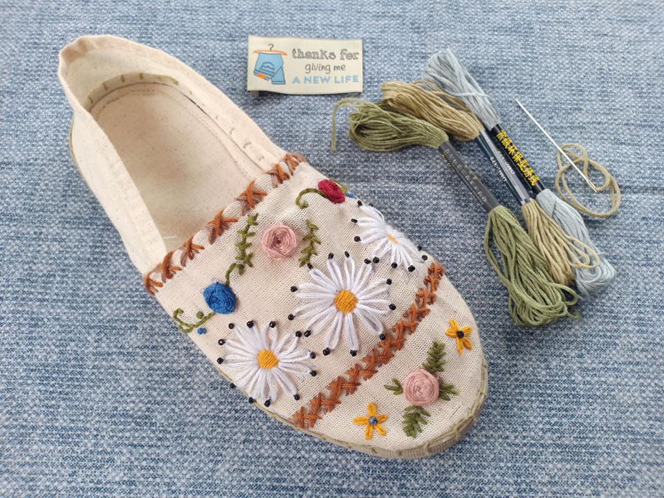 Hướng dẫn thêu chi tiết và ứng dụng của mũi thêu Lazy Daisy