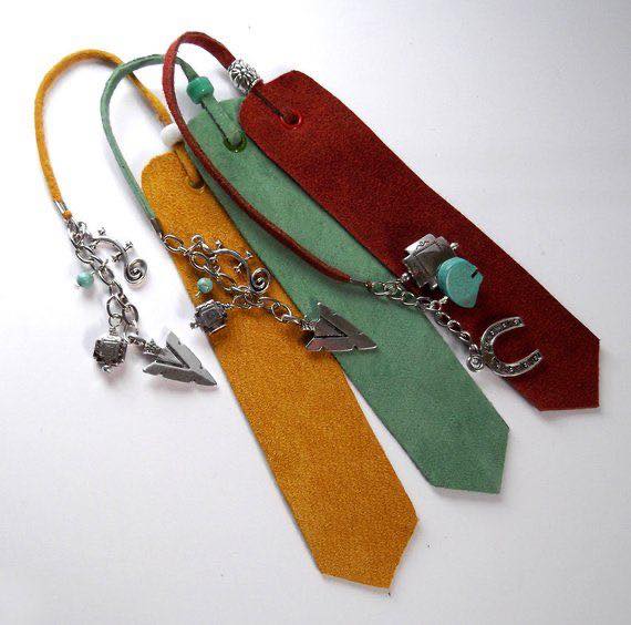 Tự tay làm một chiếc bookmark cho người thích đọc sách