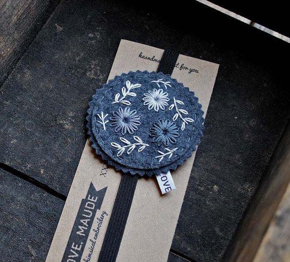 Tự tay làm một chiếc bookmark cho người thích đọc sách