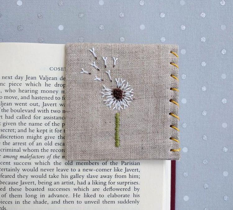 Tự tay làm một chiếc bookmark cho người thích đọc sách