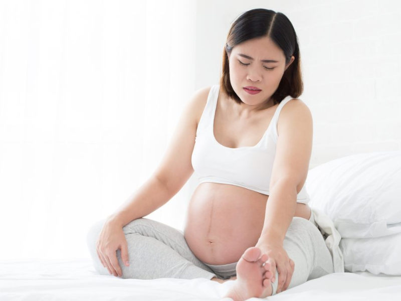 dau-hieu-thieu-canxi-o-ba-bau