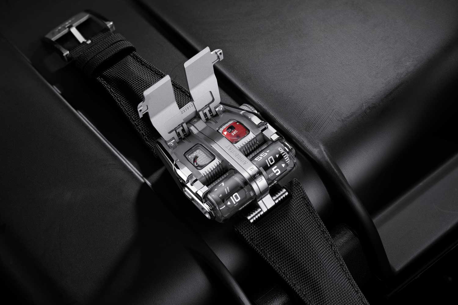 Đồng hồ UR-112 URWERK Aggregat “Odyssey” 3 Đồng hồ UR-112 URWERK Aggregat “Odyssey”