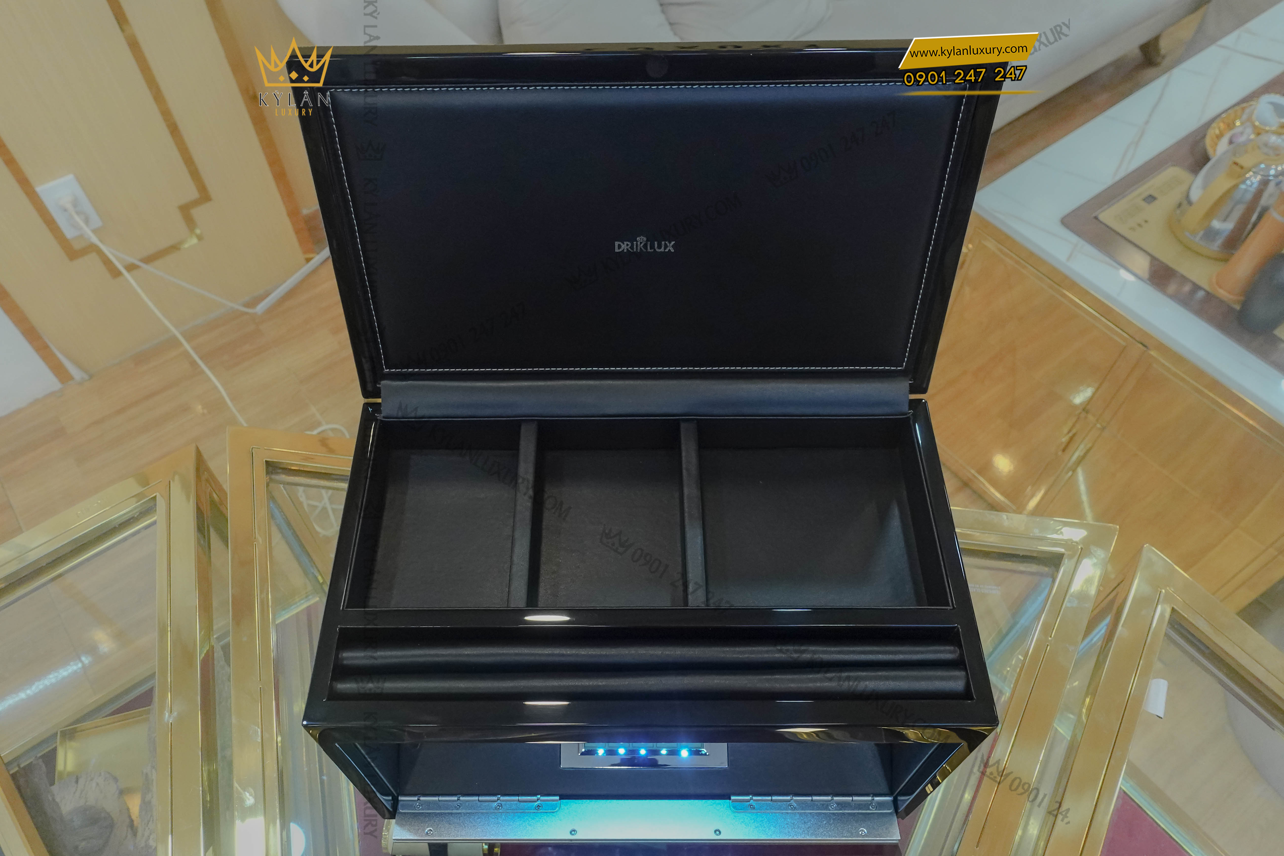 Hộp xoay cao cấp Driklux chất liệu gỗ MDF piano kết hợp da Microfiber T3BB Luxury (3 Xoay) 10 Kỳ Lân Luxury hop xoay cao cap driklux chat lieu go mdf piano ket hop da microfiber t3bb luxury 3 xoay 7 Hộp xoay cao cấp Driklux chất liệu gỗ MDF piano kết hợp da Microfiber T3BB Luxury (3 Xoay)