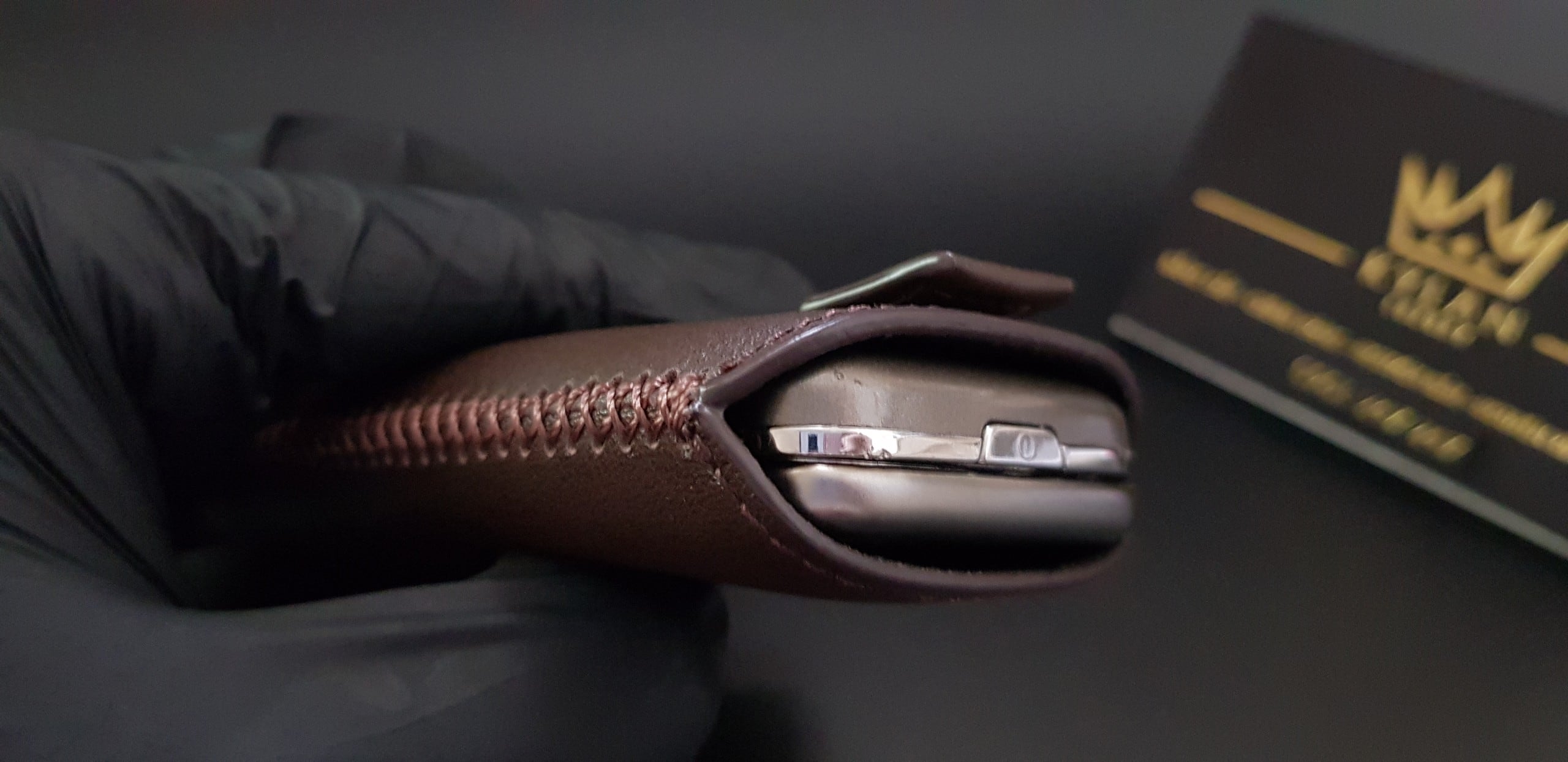 Bao da rút Nokia 8800 màu nâu - Brown 5 Kỳ Lân Luxury bao da rut nokia 8800 mau nau 20 Bao da rút Nokia 8800 màu nâu - Brown