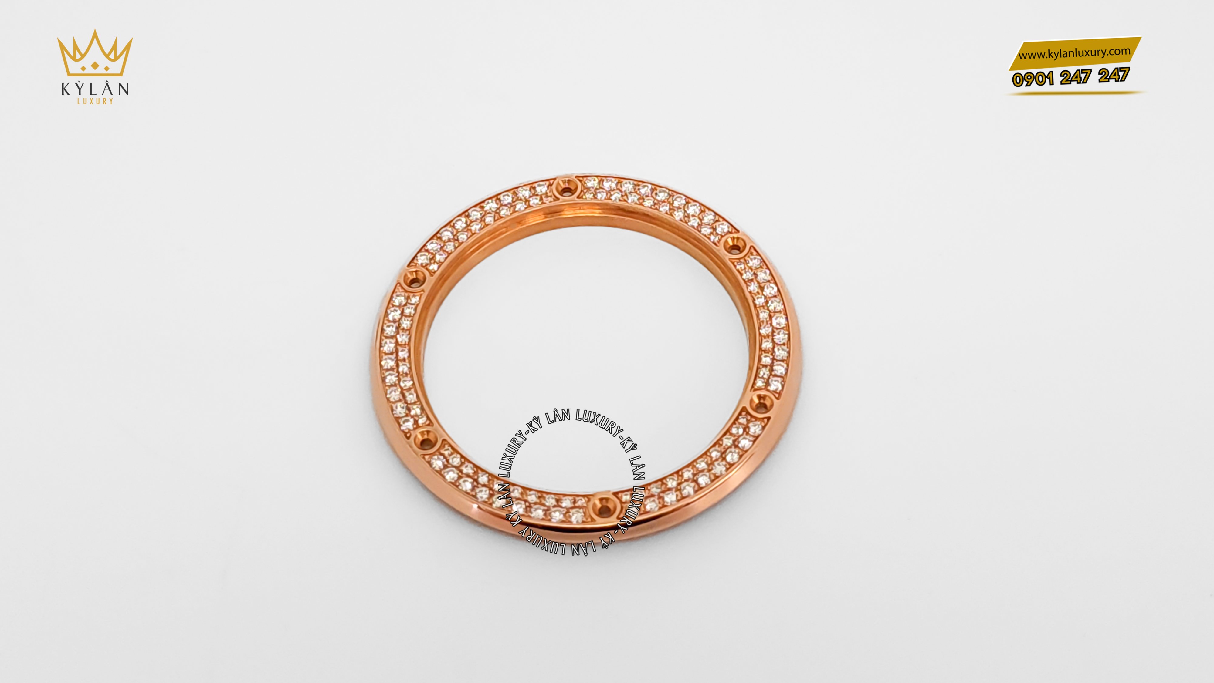 Bezel Hublot vàng khối đính kim cương 42mm 3 Kỳ Lân Luxury bezel hublot vang khoi dinh kim cuong 4 Bezel Hublot vàng khối đính kim cương 42mm