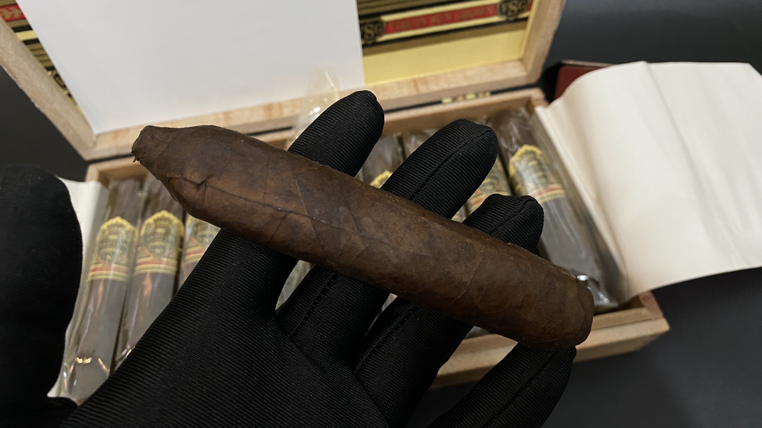 Cigar Ashton Virgin Sun Grown Enchantment 7 Kỳ Lân Luxury cigar ashton virgin sun grown enchantment 13 Cigar Ashton Virgin Sun Grown Enchantment