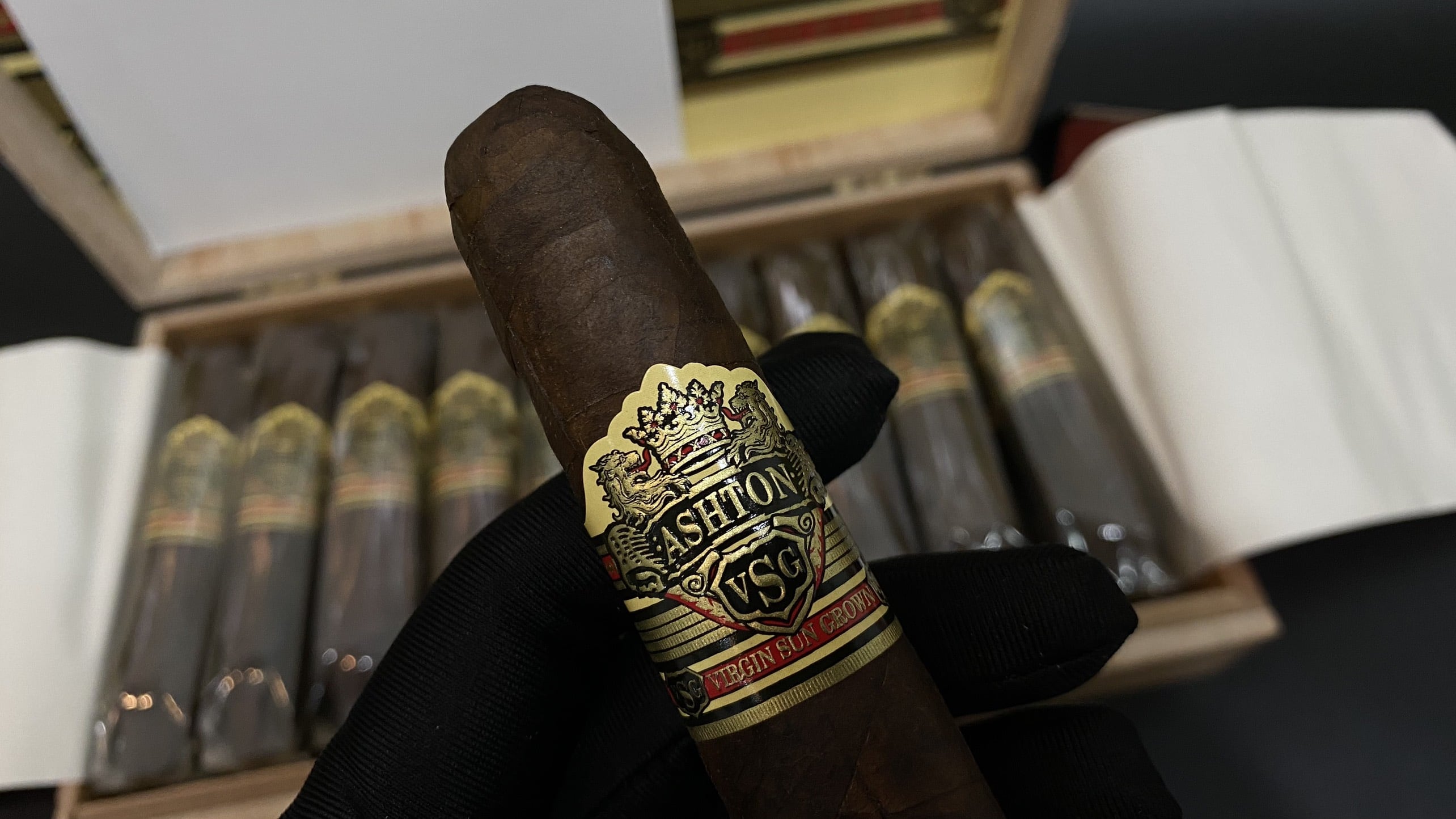 Cigar Ashton Virgin Sun Grown Enchantment 15 Kỳ Lân Luxury cigar ashton virgin sun grown enchantment 4 Cigar Ashton Virgin Sun Grown Enchantment
