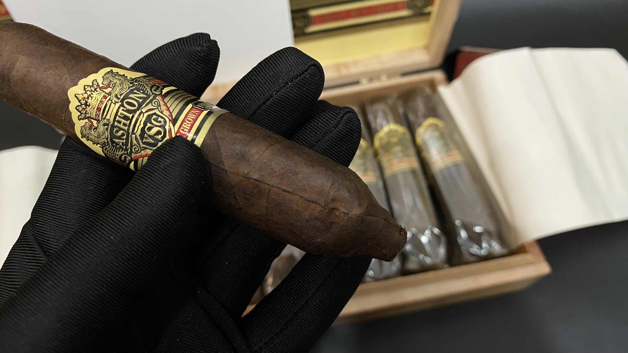 Cigar Ashton Virgin Sun Grown Enchantment 2 Kỳ Lân Luxury cigar ashton virgin sun grown enchantment 8 Cigar Ashton Virgin Sun Grown Enchantment