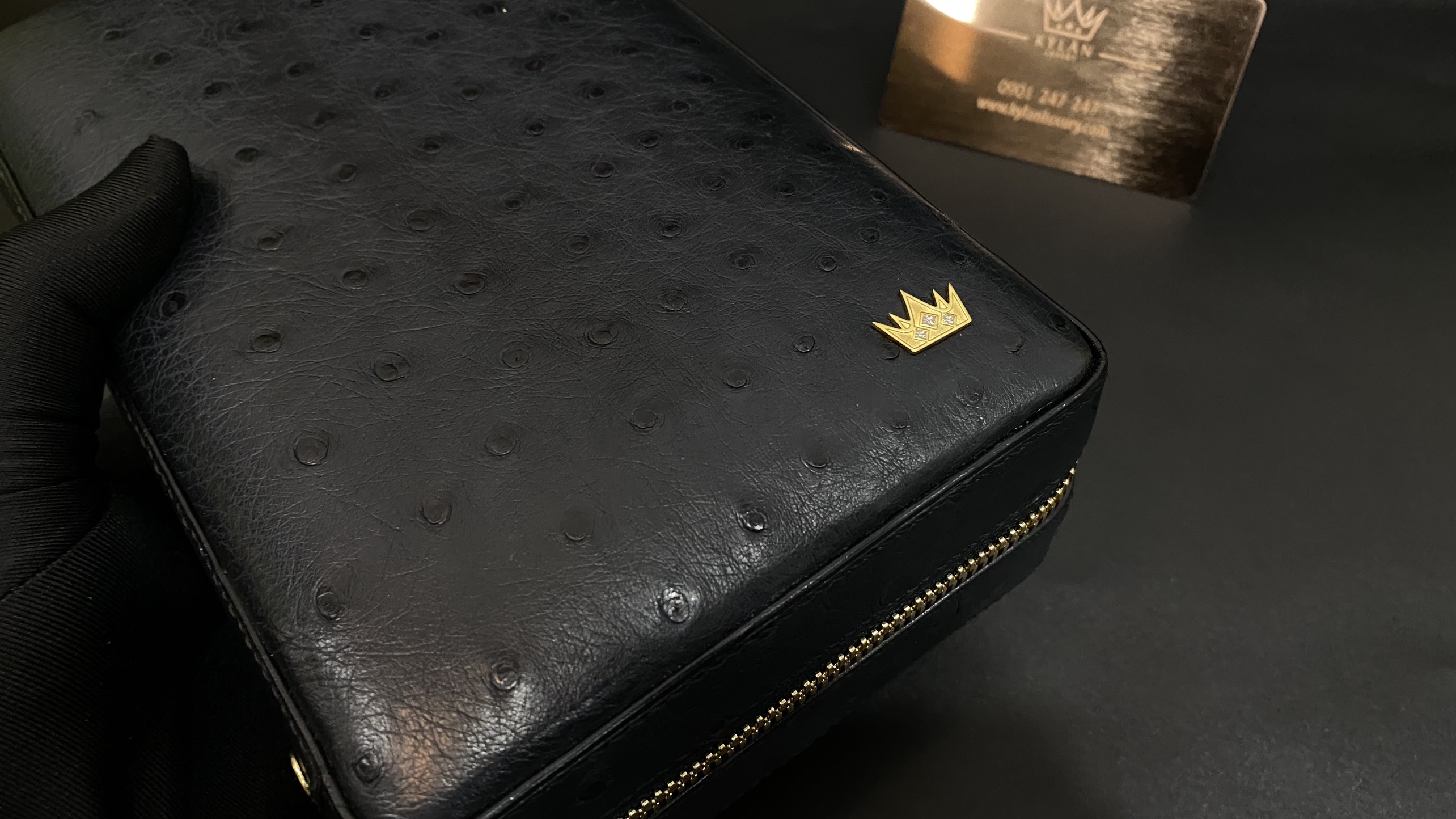 Hộp đựng xì gà da đà điểu 26 Kỳ Lân Luxury hop dung xi ga da da dieu 13 Hộp đựng xì gà da đà điểu