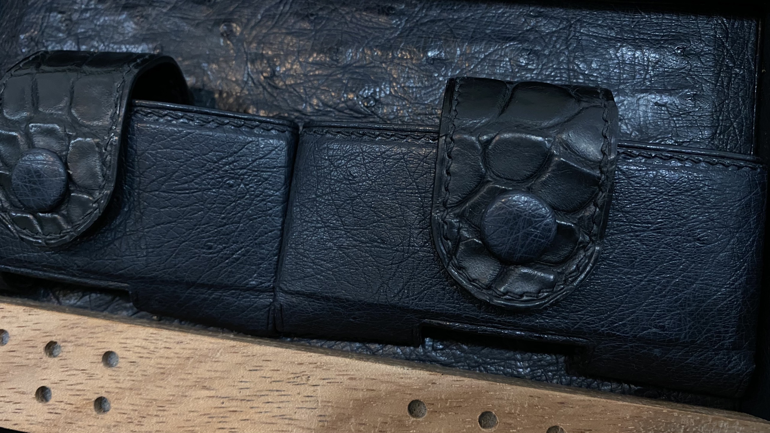 Hộp đựng xì gà da đà điểu 13 Kỳ Lân Luxury hop dung xi ga da da dieu 20 Hộp đựng xì gà da đà điểu