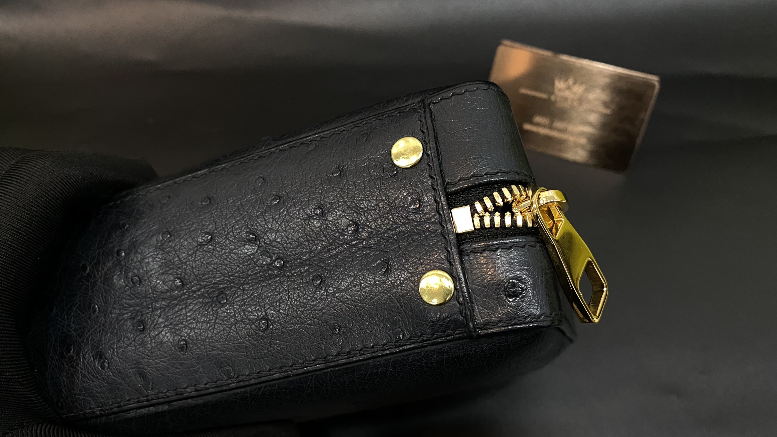 Hộp đựng xì gà da đà điểu 16 Kỳ Lân Luxury hop dung xi ga da da dieu 24 Hộp đựng xì gà da đà điểu