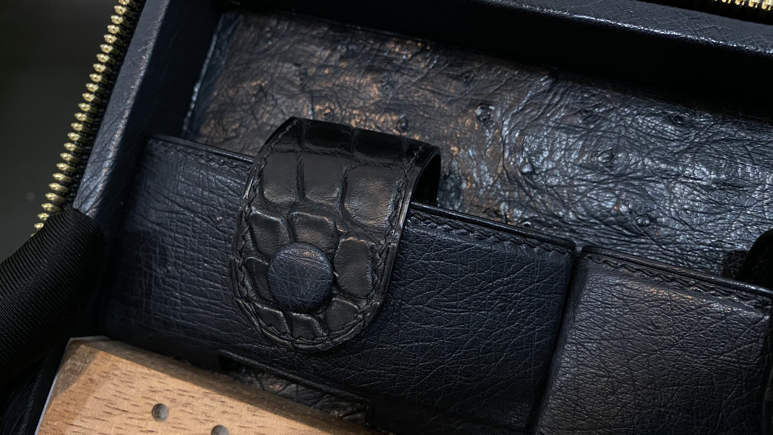 Hộp đựng xì gà da đà điểu 17 Kỳ Lân Luxury hop dung xi ga da da dieu 26 Hộp đựng xì gà da đà điểu