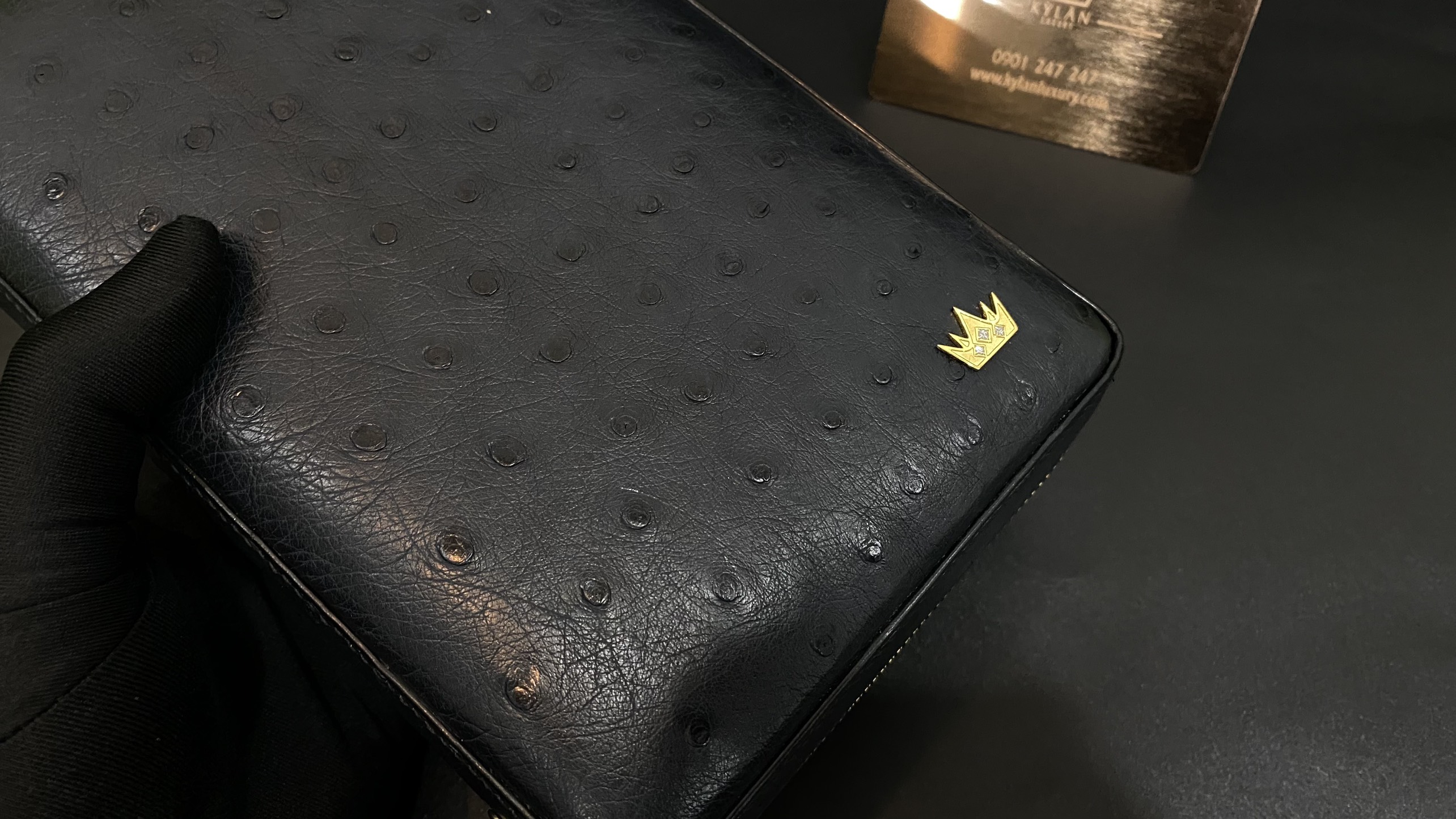 Hộp đựng xì gà da đà điểu 34 Kỳ Lân Luxury hop dung xi ga da da dieu 3 Hộp đựng xì gà da đà điểu