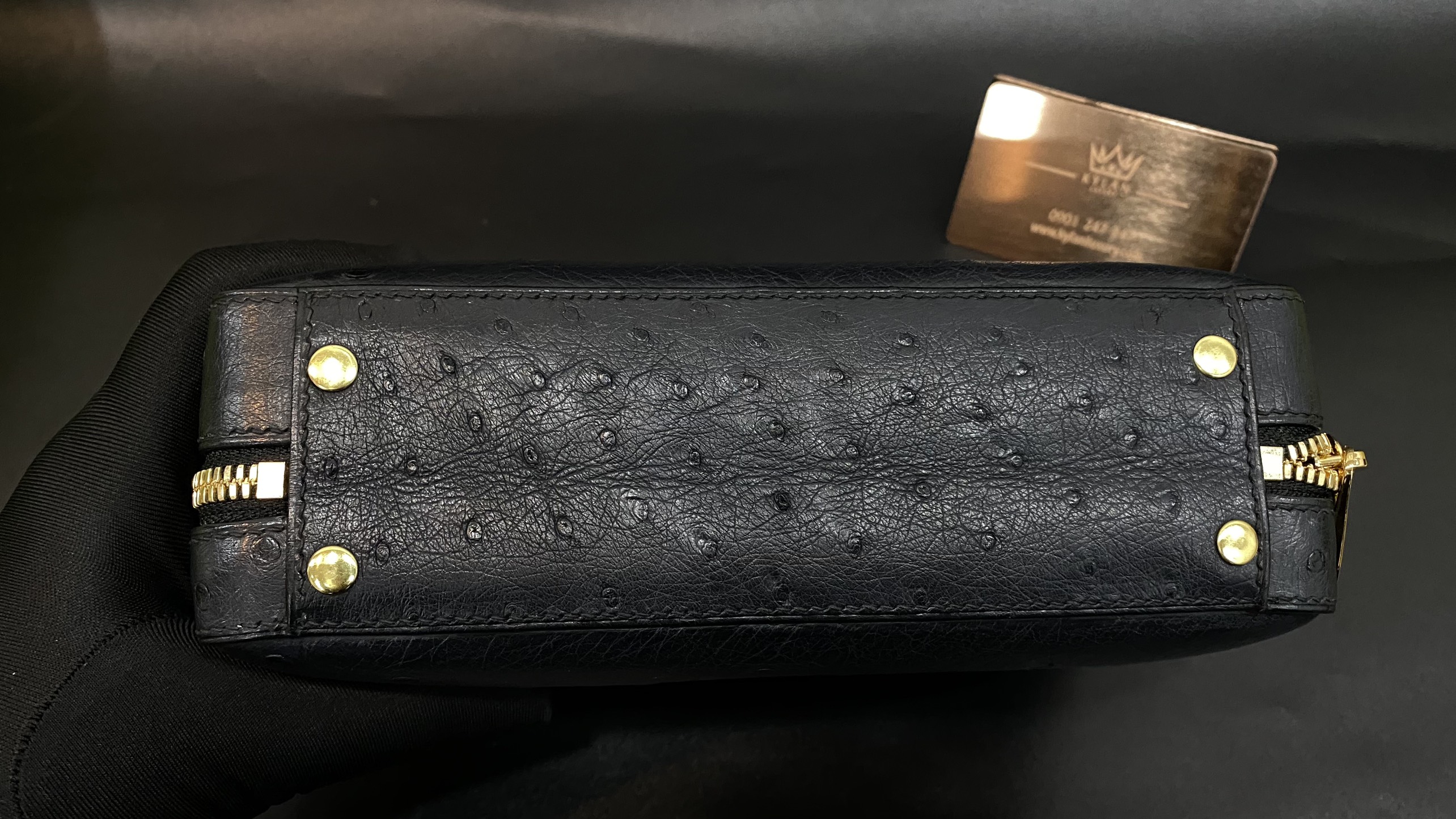 Hộp đựng xì gà da đà điểu 21 Kỳ Lân Luxury hop dung xi ga da da dieu 30 Hộp đựng xì gà da đà điểu