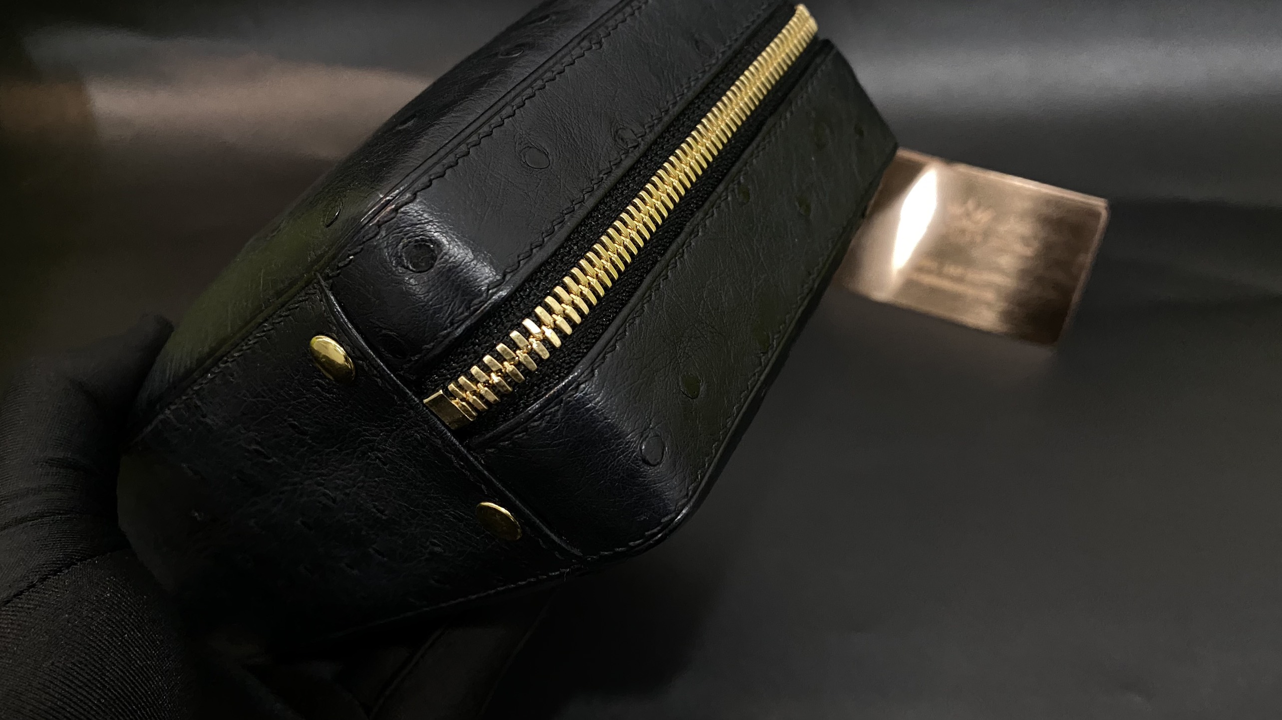 Hộp đựng xì gà da đà điểu 2 Kỳ Lân Luxury hop dung xi ga da da dieu 31 Hộp đựng xì gà da đà điểu