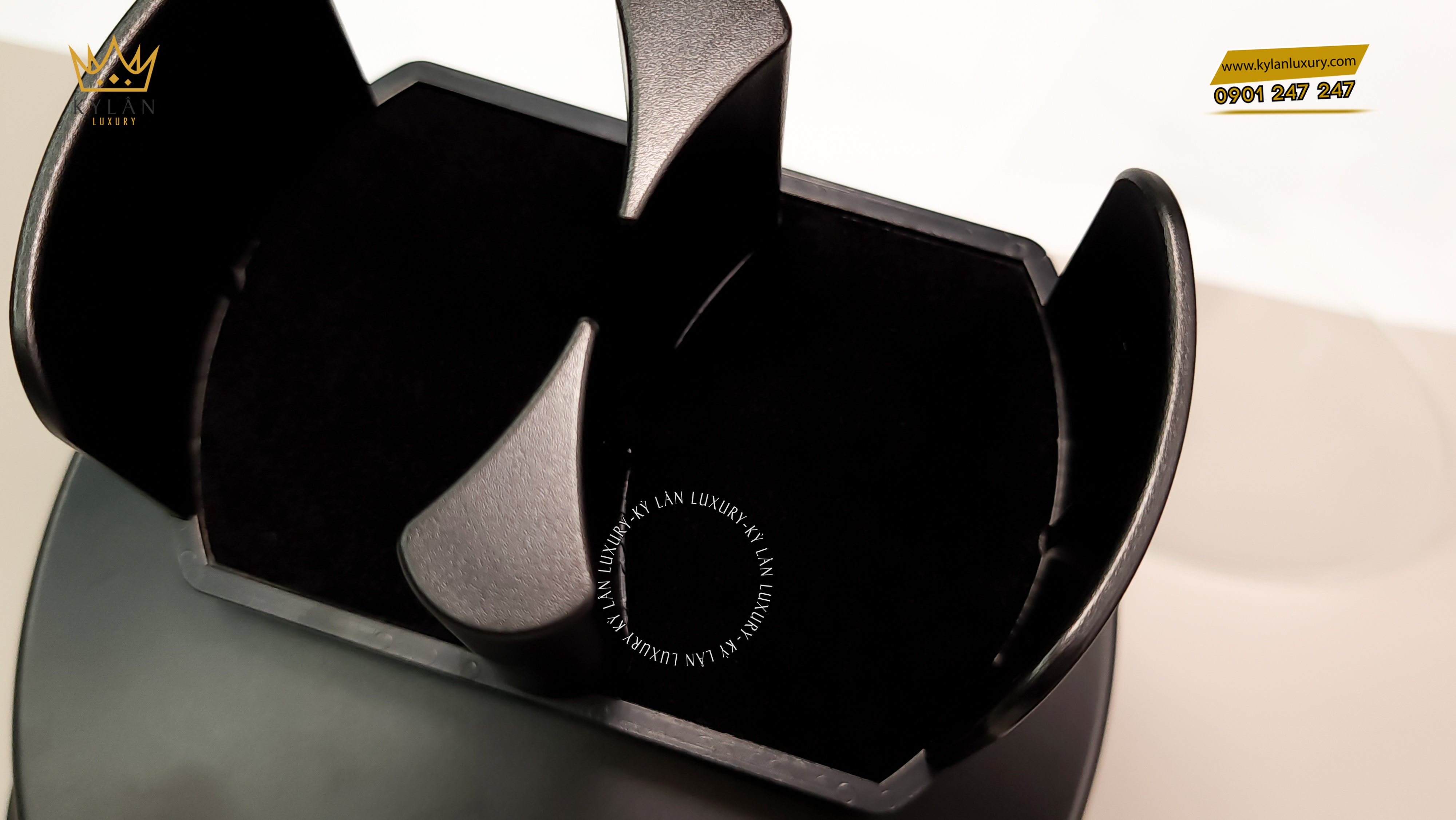 Hộp xoay đồng hồ 5 Kỳ Lân Luxury hop xoay dong ho 7 5c0429db 92c2 46fb 8e96 e88975eeba7e Hộp xoay đồng hồ
