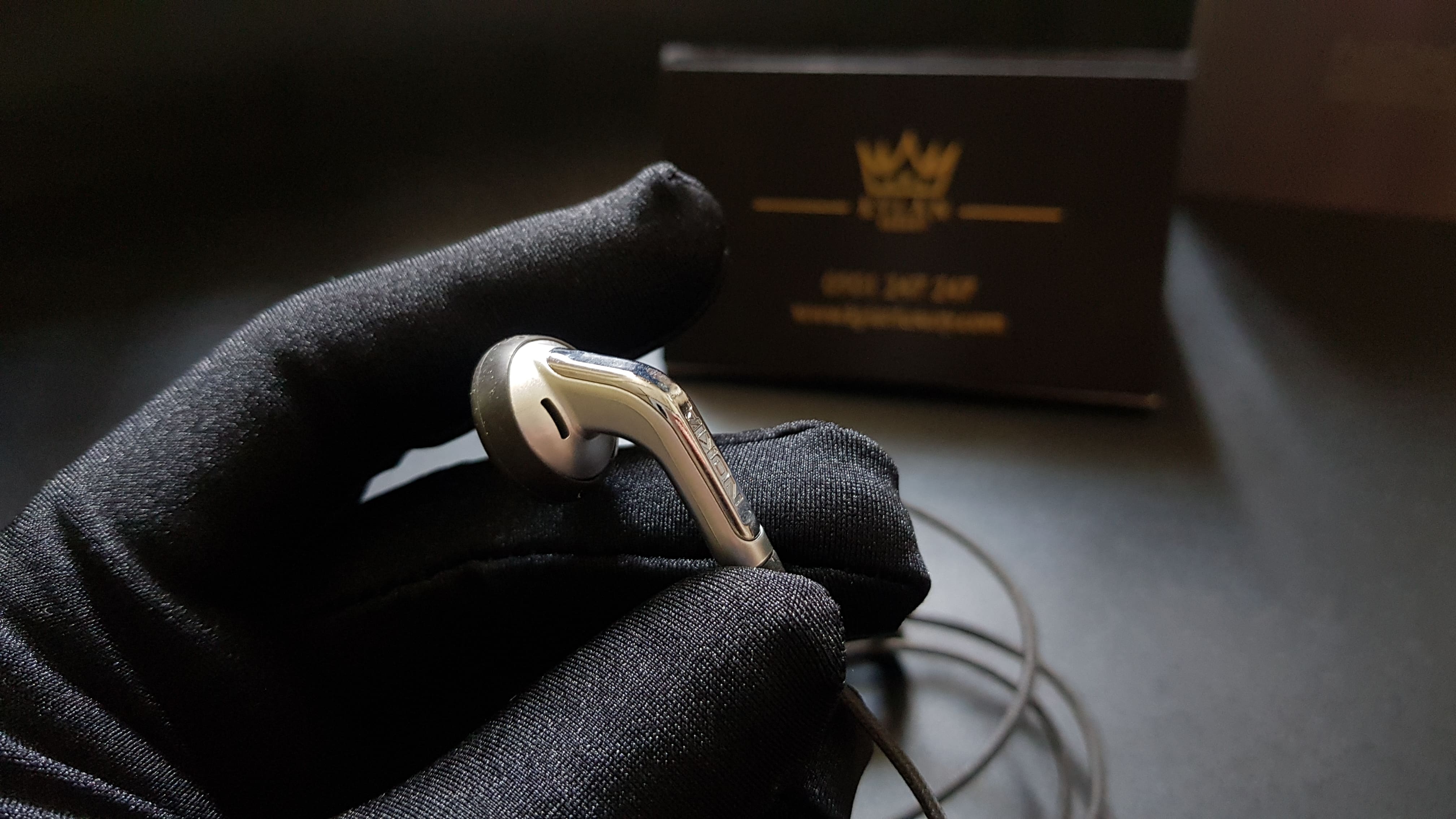 Nokia 8800 Anakin fullbox hộp sách gần như mới 51 Kỳ Lân Luxury nokia 8800 anakin fullbox hop sach 20 Nokia 8800 Anakin fullbox hộp sách gần như mới