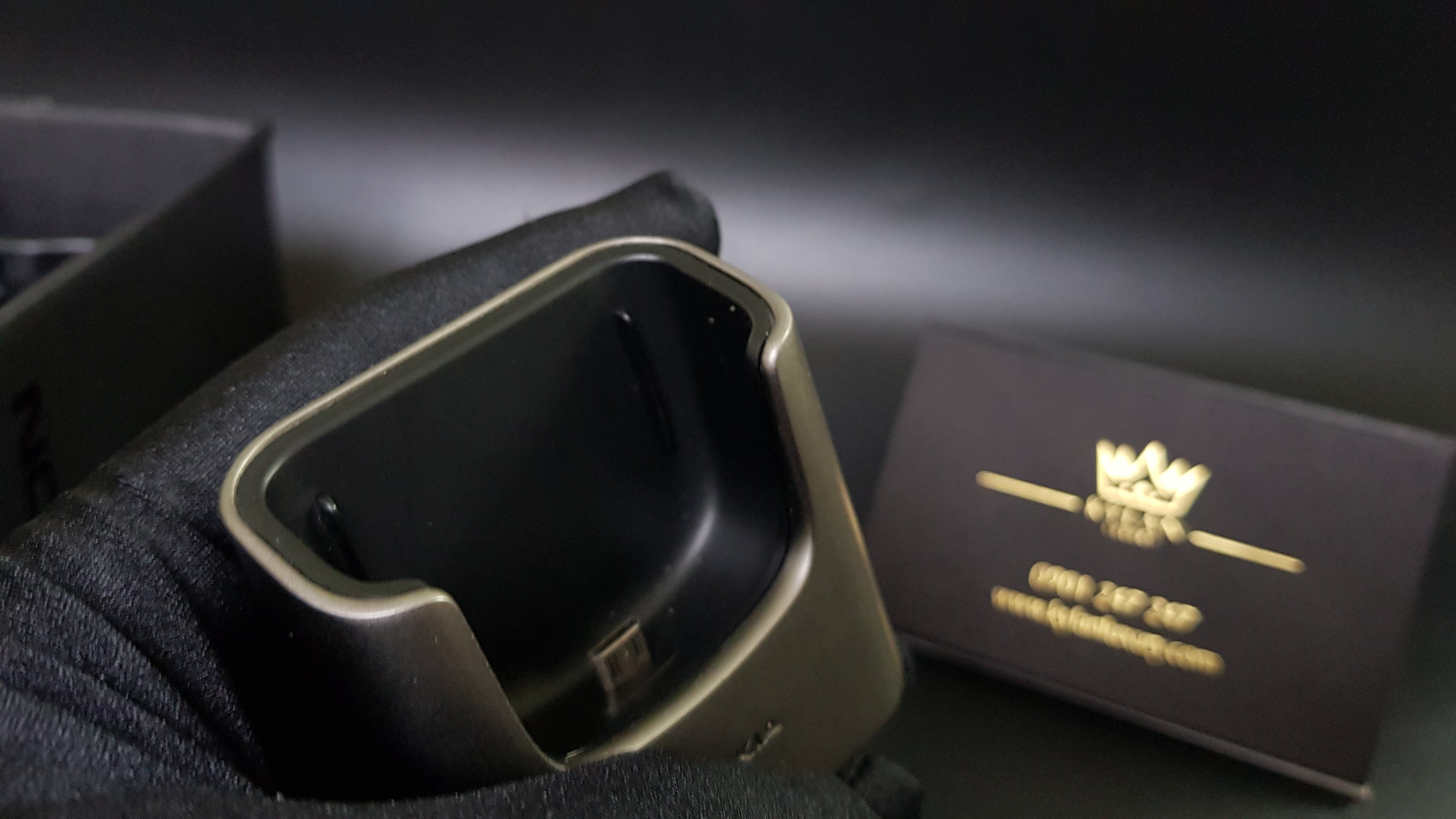 Nokia 8800 cacbon arte new mới 100% chưa sử dụng 4 Kỳ Lân Luxury nokia 8800 cacbon arte new moi chua su dung 84 Nokia 8800 cacbon arte new mới 100% chưa sử dụng